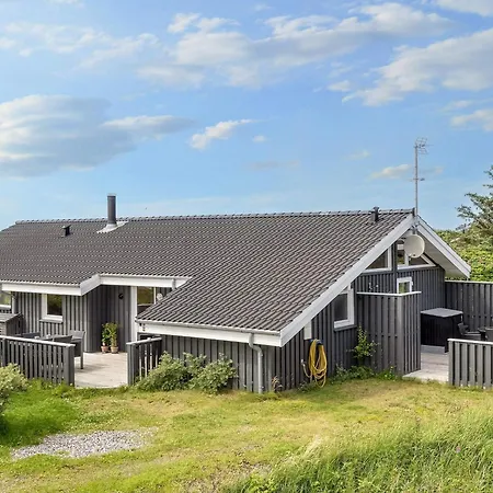 Feriehus Luxury House With